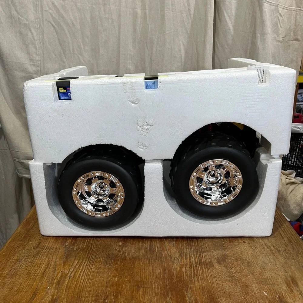 Eztec 27 MHz Radio Control Monster Truck Yellow Blue 9.6V Rechargeable RC Toy